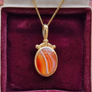 Vintage 9ct Gold Double Sided Agate Pendant with chain
