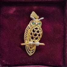 Load image into Gallery viewer, Vintage 18ct Gold Emerald Owl Pendant front
