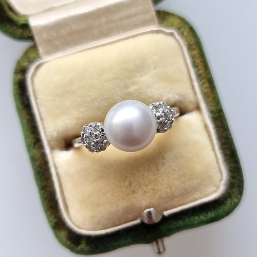 14k White Gold Pearl and Diamond Ring in box