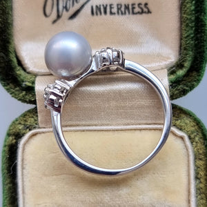 14k White Gold Pearl and Diamond Ring side profile