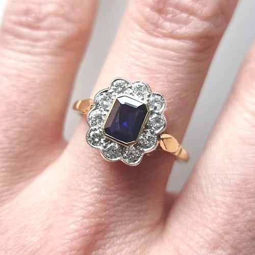 Vintage 18ct Yellow & White Gold Sapphire and Diamond Cluster Ring modelled