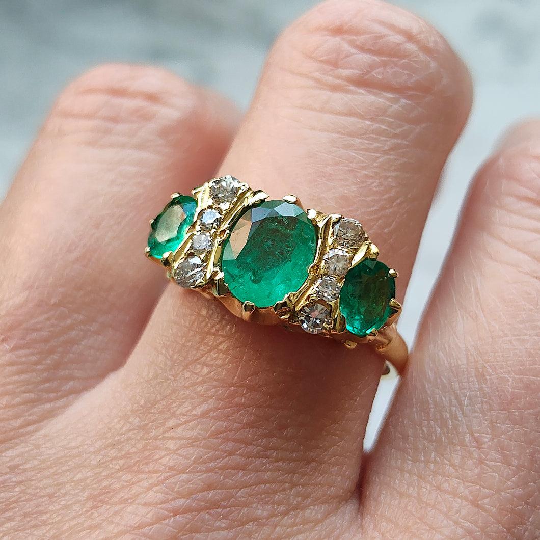 Vintage 18ct Yellow Gold Emerald and Diamond Nine Stone Ring