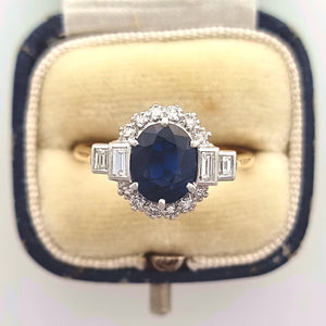 Vintage 18ct Gold & Platinum Sapphire and Diamond Cluster Ring in box