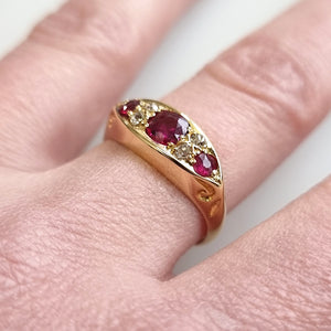 Antique 18ct Gold Ruby and Diamond Ring, Hallmarked Birmingham 1911 modelled