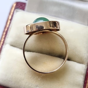 Vintage 14ct Gold Green Agate Ring side profile