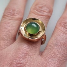 Load image into Gallery viewer, Vintage 14ct Gold Green Agate Ring modelled
