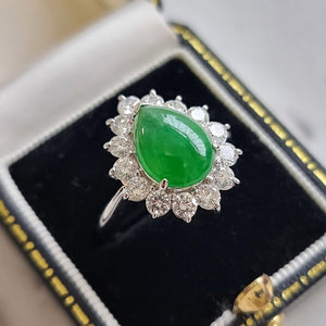 Vintage Platinum Jade 2.39ct and Diamond 1.03ct Cluster Ring in box