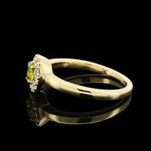 Load image into Gallery viewer, 14K Yellow Gold Peridot and Diamond Oval Cluster Ring
