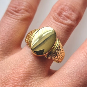 Vintage 18ct Gold Floral Signet Ring modelled
