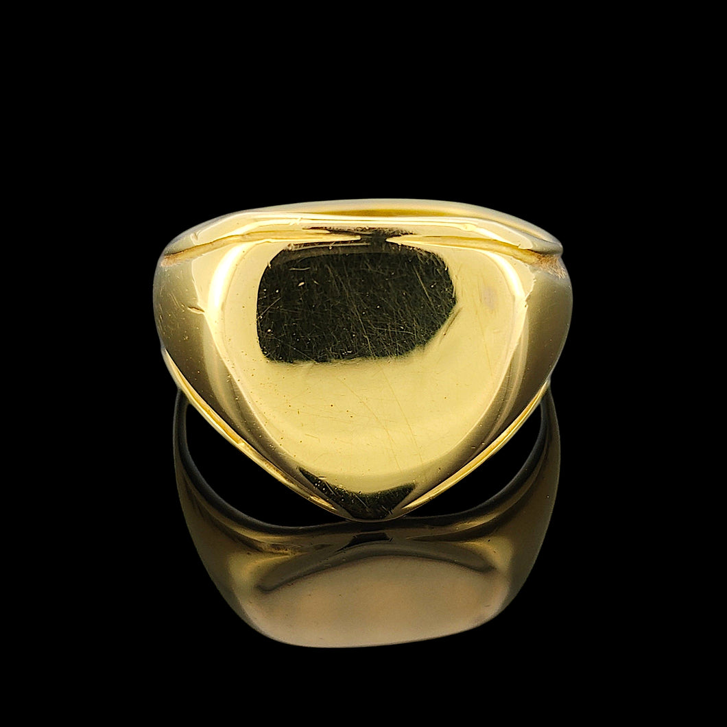 Vintage 18ct Yellow Gold Shield Signet Ring