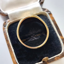 Load image into Gallery viewer, Vintage Solid 18ct Yellow Gold Signet Ring, 7.7 grams in box, side profile
