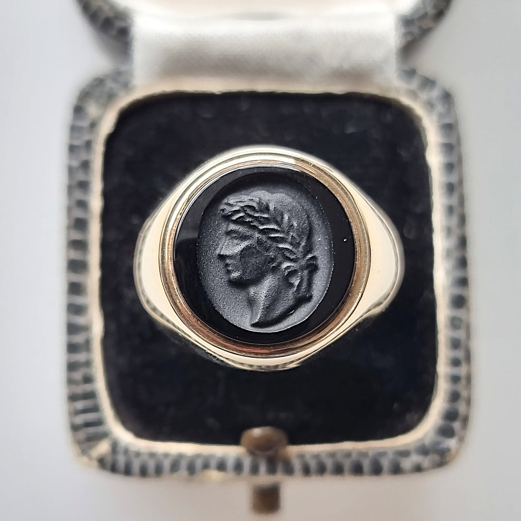 Vintage 9ct Gold Onyx Cameo Signet Ring