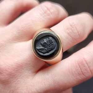 Vintage 9ct Gold Onyx Cameo Signet Ring