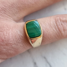 Load image into Gallery viewer, 18ct Yellow Gold Malachite Signet Ring modelled
