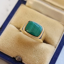 Load image into Gallery viewer, 18ct Yellow Gold Malachite Signet Ring in box
