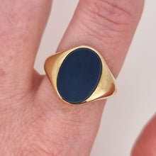 Load image into Gallery viewer, Vintage 9ct Gold Sardonyx Signet Ring, Hallmarked Sheffield 1976 modelled
