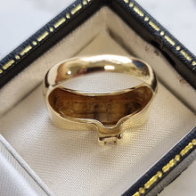 Load image into Gallery viewer, Vintage 18ct Gold Tiger&#39;s Eye and Diamond Dress Ring behind head
