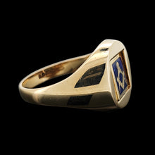 Load image into Gallery viewer, A yellow gold signet ring with an enamelled Masonic square
