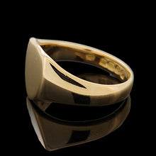 Load image into Gallery viewer, A yellow gold plain shield-shaped signet ring

