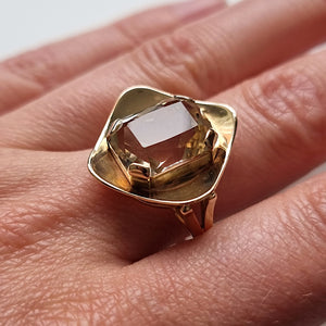 Vintage 14ct Gold Pale Citrine Ring modelled