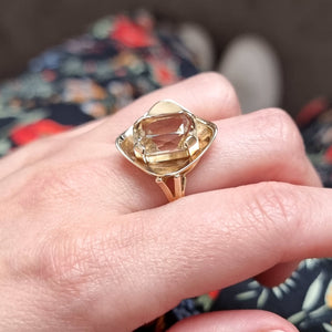 Vintage 14ct Gold Pale Citrine Ring modelled