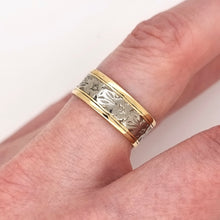 Load image into Gallery viewer, Vintage 18ct Yellow &amp; White Gold Flower Pattern Band modelled
