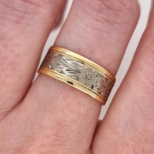 Load image into Gallery viewer, Vintage 18ct Yellow &amp; White Gold Flower Pattern Band modelled
