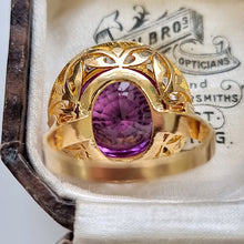 Load image into Gallery viewer, Vintage 18ct Gold Synthetic Alexandrite Dress Ring behind head
