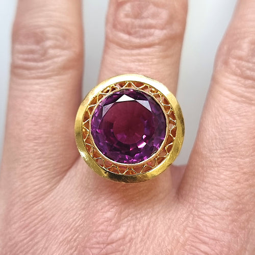 Vintage 18ct Gold Synthetic Alexandrite Dress Ring modelled