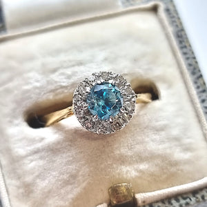 Vintage 18ct Gold Blue Zircon and Diamond Cluster Ring in box