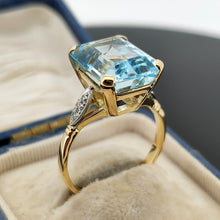 Load image into Gallery viewer, Vintage 18ct Yellow Gold &amp; Platinum Aquamarine and Diamond Dress Ring
