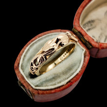 Load image into Gallery viewer, A yellow gold leaf motif band ring, in an antique ring box
