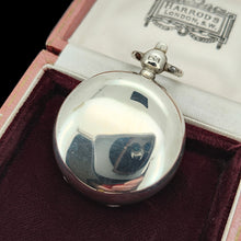 Load image into Gallery viewer, A silver sovereign case, in an antique box
