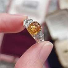 Load and play video in Gallery viewer, 18ct Gold Topaz and Baguette-Cut Diamond Ring
