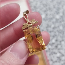 Load and play video in Gallery viewer, Vintage 9ct Gold Citrine Pendant

