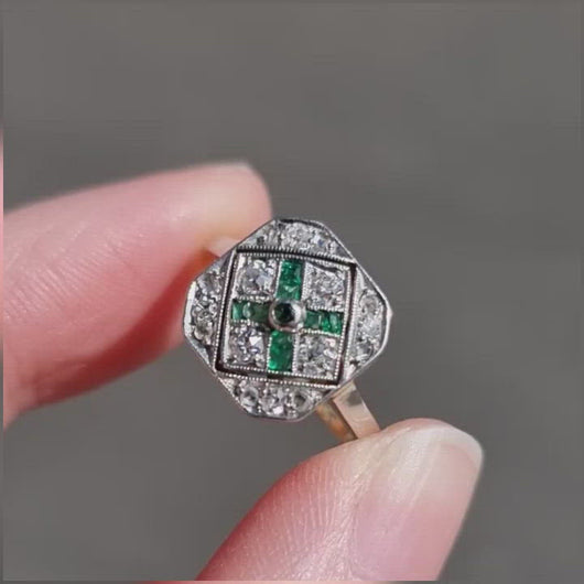 Art Deco 18ct Gold & Platinum Emerald and Diamond Tablet Ring video