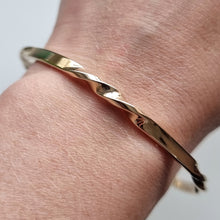 Load image into Gallery viewer, Vintage 9ct Gold Twist Bangle, 15.8 grams modelled
