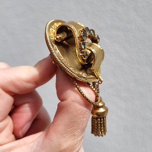 Victorian 15ct Gold Emerald Locket Back Brooch in hand