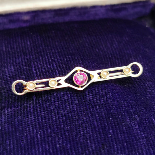 Antique 15ct Gold Garnet & Seed Pearl Bar Brooch