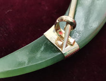 Load image into Gallery viewer, Victorian 15ct Gold Nephrite Claw Brooch
