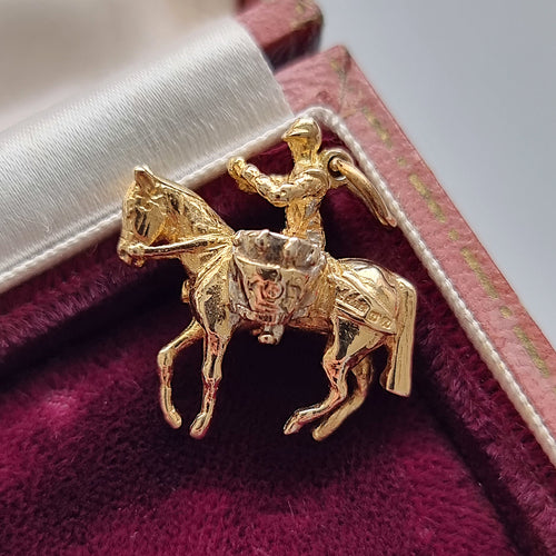 Vintage 9ct Gold Royal Drum Horse Charm side