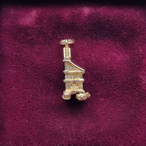 Vintage 9ct Gold Throne Charm side