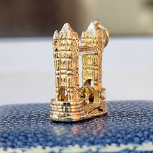 Load image into Gallery viewer, Vintage 9ct Gold London Tower Bridge Charm side
