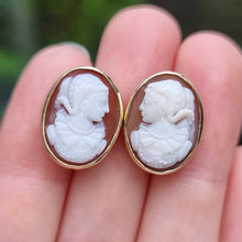 Load image into Gallery viewer, Vintage 9ct Gold Cameo Stud Earrings
