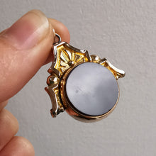 Load image into Gallery viewer, Victorian 9ct Gold Bloodstone &amp; Carnelian Swivel Fob
