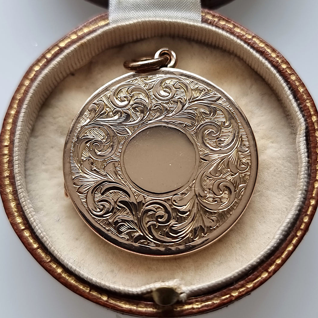 Antique 9ct Gold Round Engraved Locket front