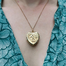 Load image into Gallery viewer, Antique 9ct Gold Back &amp; Front Heart Locket
