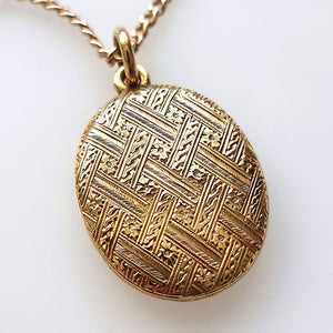 Antique 15ct Gold Mourning Locket with Chain back