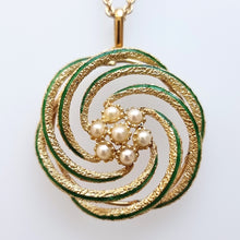Load image into Gallery viewer, Vintage 18ct Gold Enamel &amp; Pearl Pendant Necklace front
