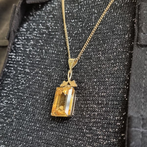 Vintage 9ct Gold Citrine Pendant modelled with chain